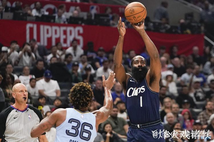 快船主场不敌灰熊遭遇4连败,哈登带伤出战贡献13分 快船主场不敌灰熊遭遇4连败,哈登带伤出战贡献13分