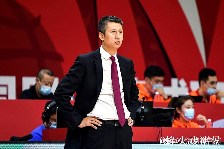 国家队后卫集体低迷，程帅澎伤停，郭士强无奈选择重建